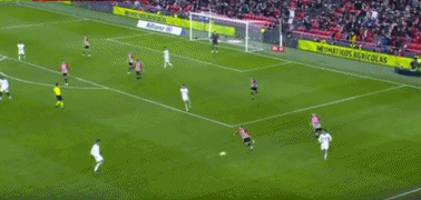 热搜第一！#泰勒斯威夫特官宣订婚 ，男方是知名橄榄球球星