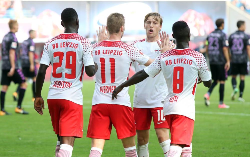 当选全场最佳：姆博莫本轮非洲杯数据一览（姆博莫当选全场最佳：本轮非洲杯数据盘点）