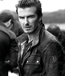 卡尔：我一直在提高右脚技术，能在17岁欧冠进球意义重大